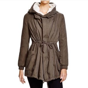 Fleece lined hooded jacket. Size M/L